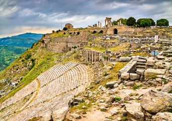 Fototapete - Ruins of the ancient city of Pergamon in Turkey