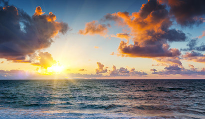 Wall Mural - scenic view of beautiful sunset above the sea