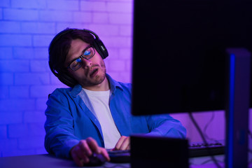 Poster - Tired man sleep after video games played all night long