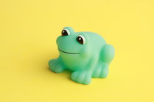 Child Toy For Green Frog Bathtub