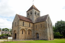 Ville De Domfront-en-Poiraie, église Notre-Dame-sur-l'Eau, Classée Monument Historique En 1840, Département De L'Orne, France