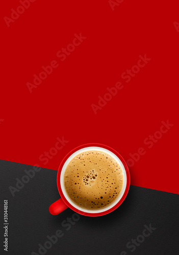 Dekoracja na wymiar  filizanka-kawy-na-czerwonym-tle-widok-z-gory