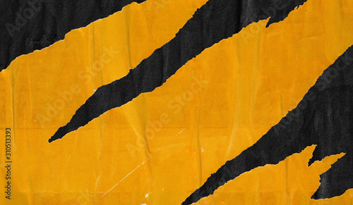 Photo Old blank yellow black ripped torn posters grunge texture background creased cru