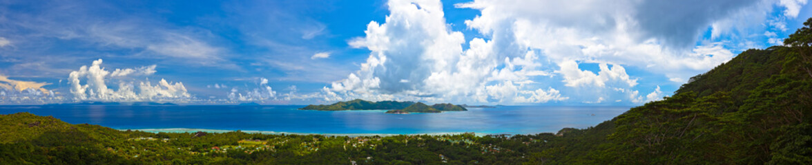 Canvas Print - Panorama of island Praslin and Mahe at Seychelles