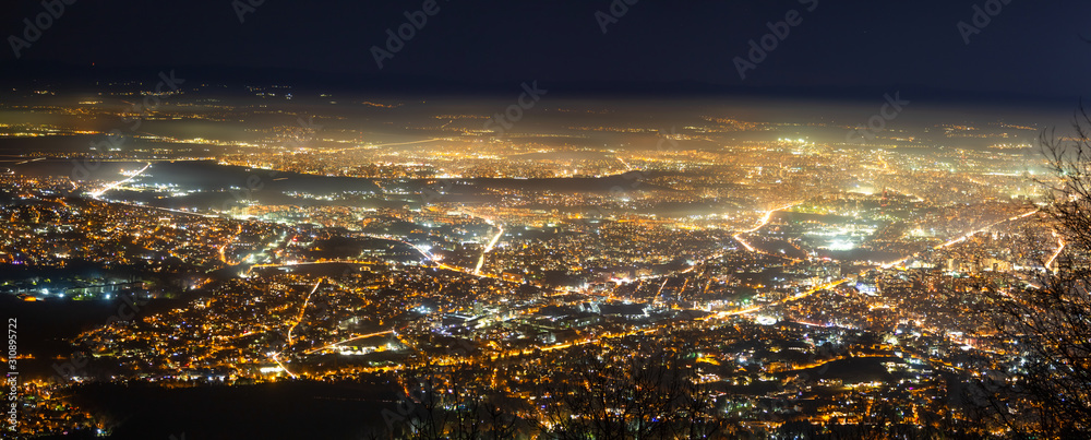 Obraz na płótnie Panoramic view to Sofia city at night. View from Kopitoto hill in Vitosha mountain, Bulgaria w salonie