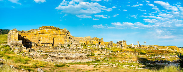 Wall Mural - Ancient ruins at Hierapolis in Pamukkale, Turkey