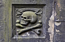 Greyfriars Kirkyard - Skull And Bones Ornament- Edinburgh