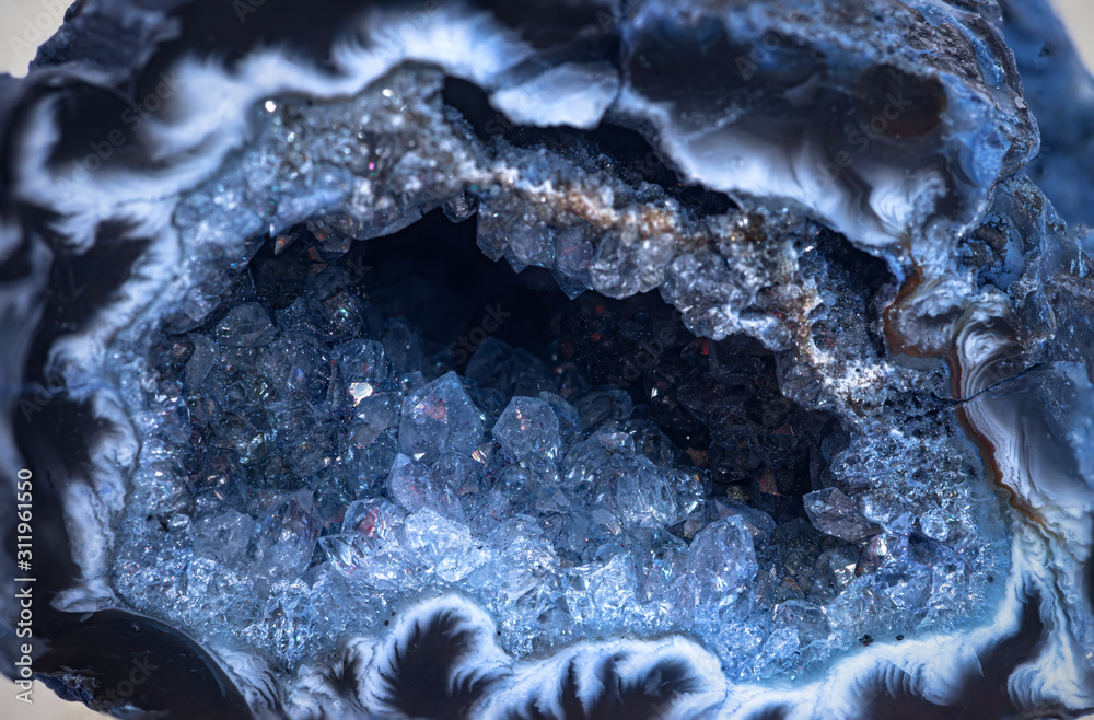 Blue quartz geode - obrazy, fototapety, plakaty 