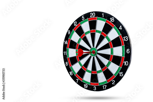 Fotomural Red dart arrow hitting in the target center is Dart board Isolated on White back