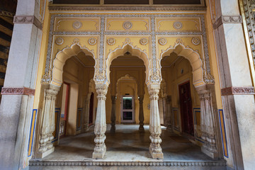 Fototapete - Decorated entrance gate of Jaipur palace.