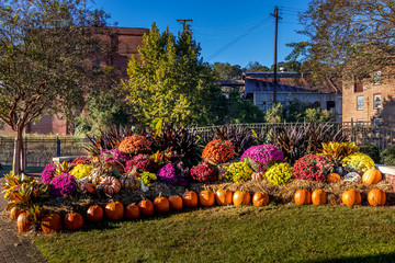 Fall display in Prattville, AL