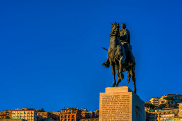 Reiterdenkmal des Armando Diaz auf der Lungomare Caracciolo 