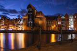 Fototapeta Miasto - Gdańsk, miasto nad rzeką, widok na żuraw, znany zabytek miasta. 