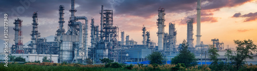 Fotomural Petrochemical industry with Twilight sky.