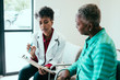 © Gerald Carter/Creative Flame - Doctor consulting medical patient