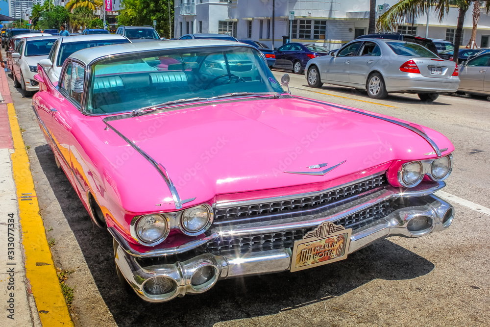 邦楽 6 CHELSEA HIGHWAY/Pink Cadillac Summer Thoughts of auntie and her pink Cadillac | Beacon