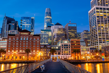 Canvas Print - Sunrise from San Francisco's Embarcadero 