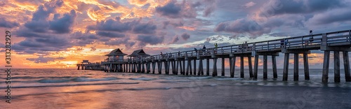 Fotomural Coastal dreams - Naples Pier in Florida, America. Travel concept