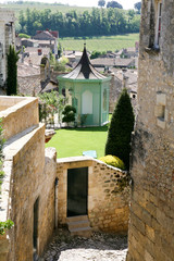 Wall Mural - Beautiful cityscape view on Saint Emilion village in Bordeaux region wine in France