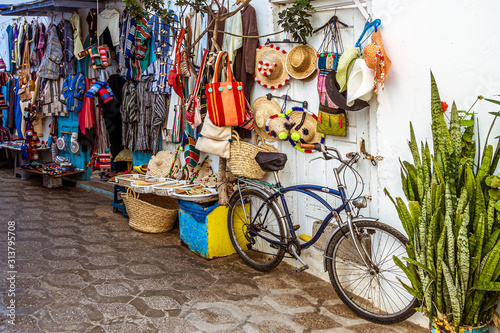 Fotografía Souvenirs shop in the medina of Asilan, northern Morocco