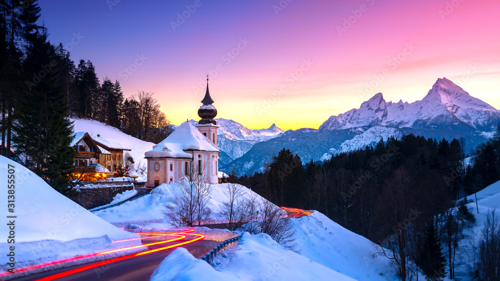 Beautiful view of famous Watzmann mountain peak on a cold sunny day in winter - obrazy, fototapety, plakaty 