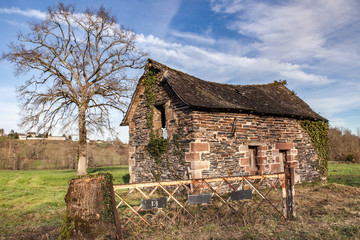 Poster - Yssandon (Corrèze, France) - Maison abandonnée