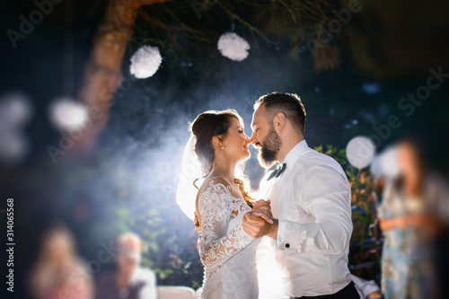 Fotografía first dance - Elegant wedding by night