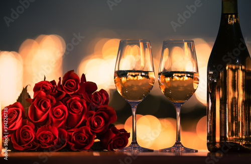 Cuadros en Lienzo Romantic dinner date night with roses and wine.