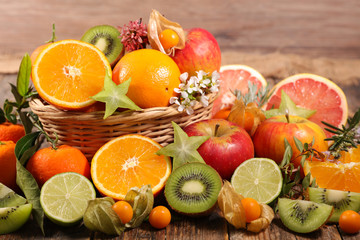  assorted of fruit, orange- kiwi-lemon- grapefruit and apple