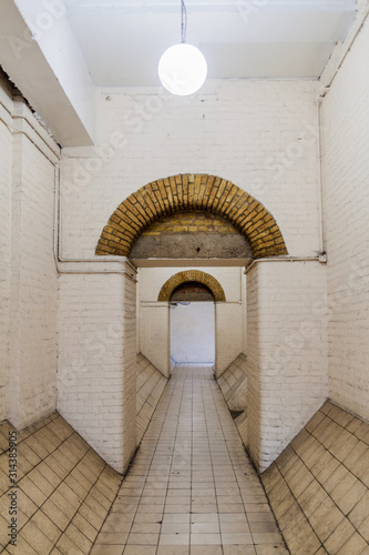 Fotografía Narrow pedestran passage at Charing Cross in London, United Kingdom