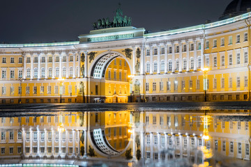 Wall Mural - General Staff building on Palace Square in St. Petersburg