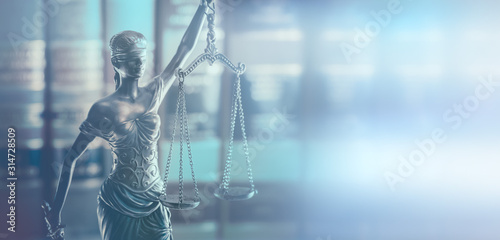 Fotografía Scales of Justice legal law books concept imagery