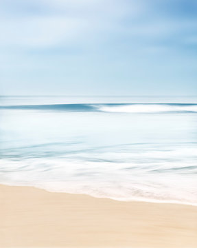 Fototapete - A minimalist interpretation of a California ocean wave.  Photographed near Santa Barbara, California.