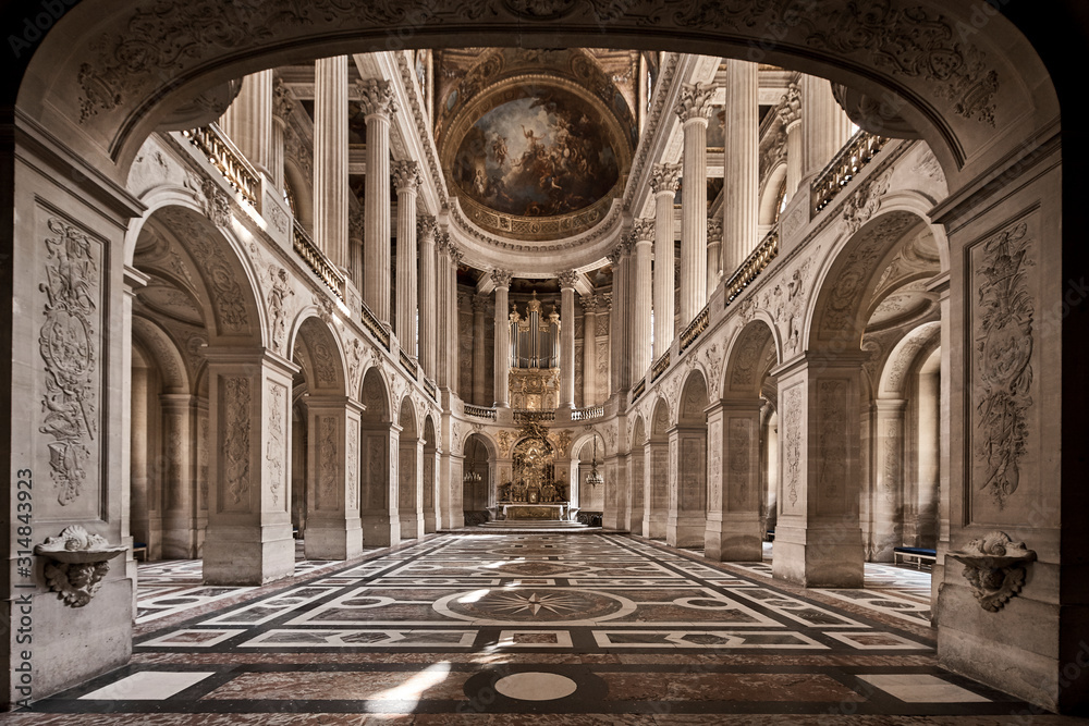interior of the cathedral of paris - obrazy, fototapety, plakaty 