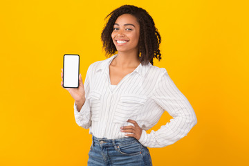 Poster - Smiling afro woman showing new app on phone