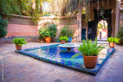Fotografía The beautiful Majorelle Garden is a botanical, tropical garden and artist's landscape garden in Marrakech, Morocco