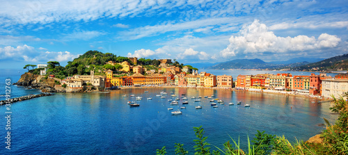 Cuadros en Lienzo Sestri Levante, Italy, a popular resort town in Liguria