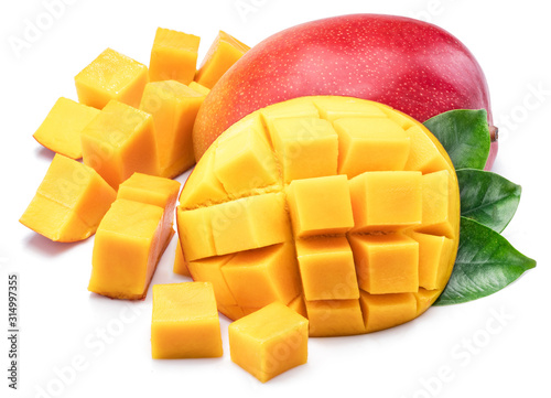 Fotomural Mango fruit with mango cubes. Isolated on a white background.
