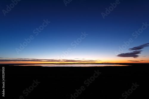 Cuadros en Lienzo Laguna Salina Grande al amanecer