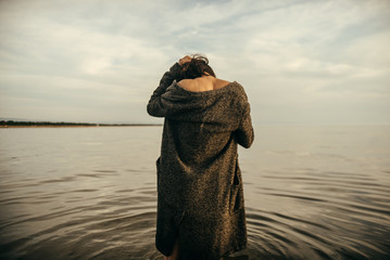 Poster - Woman portrait on sea in water