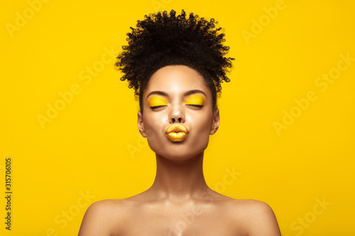 Fotografía Enjoyed African American Fashion Model portrait