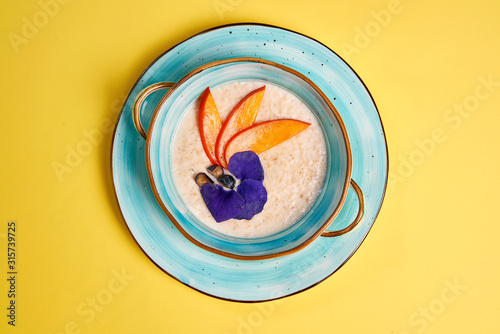 Fotomural healthy Breakfast on a bright background