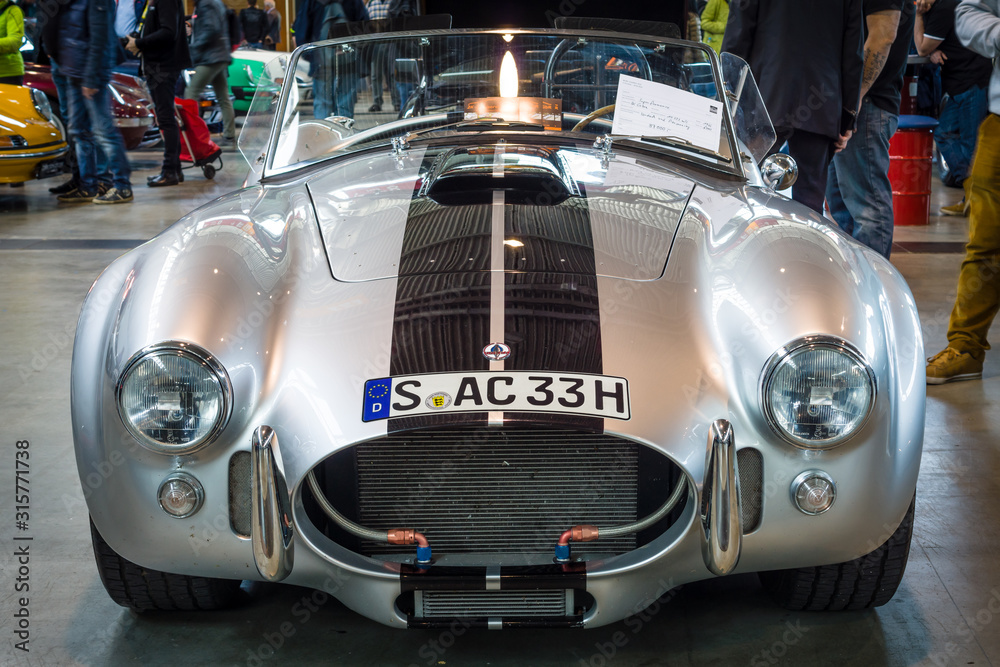 Foto STUTTGART, GERMANY - MARCH 18, 2016: Roadster Shelby AC Cobra