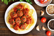 Fried Meatballs And Spaghetti On Plate