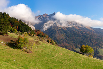 Wall Mural - Panorama montagneux dans les alpes