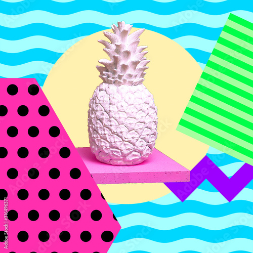 bialy-ananas-w-przestrzeni-geometrycznej