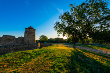 Wall Mural - Dawn near the castle in Belgorod-Dniester..