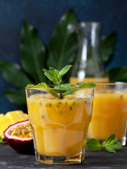 Canvas Print - smoothie mango passion fruit