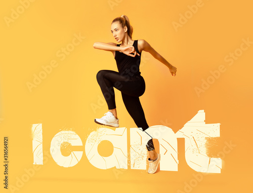 Cuadros en Lienzo Fitness girl stepping on white i can't lettering
