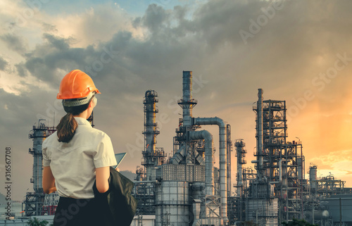 Fotografía Petrochemical industry on sunset
